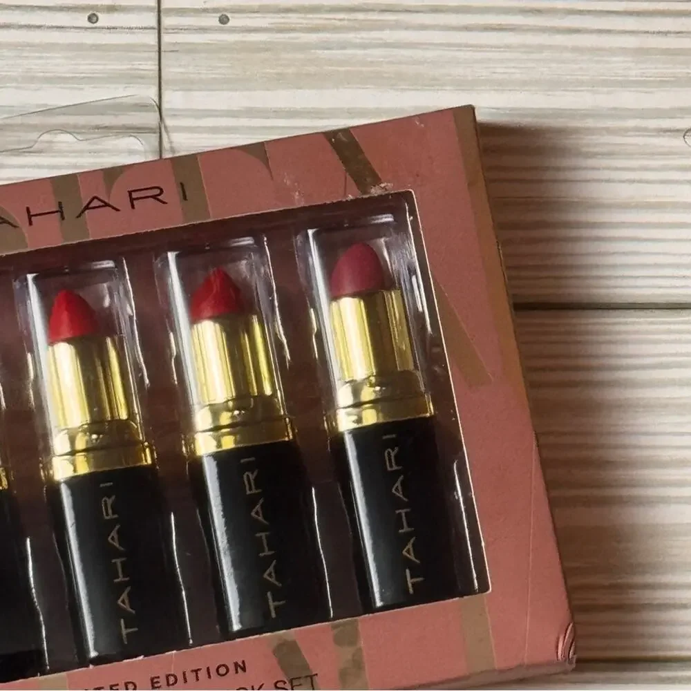 TAHARI LIMITED EDITION Beauty Makeup Mood Glossy Lip Set New in Package